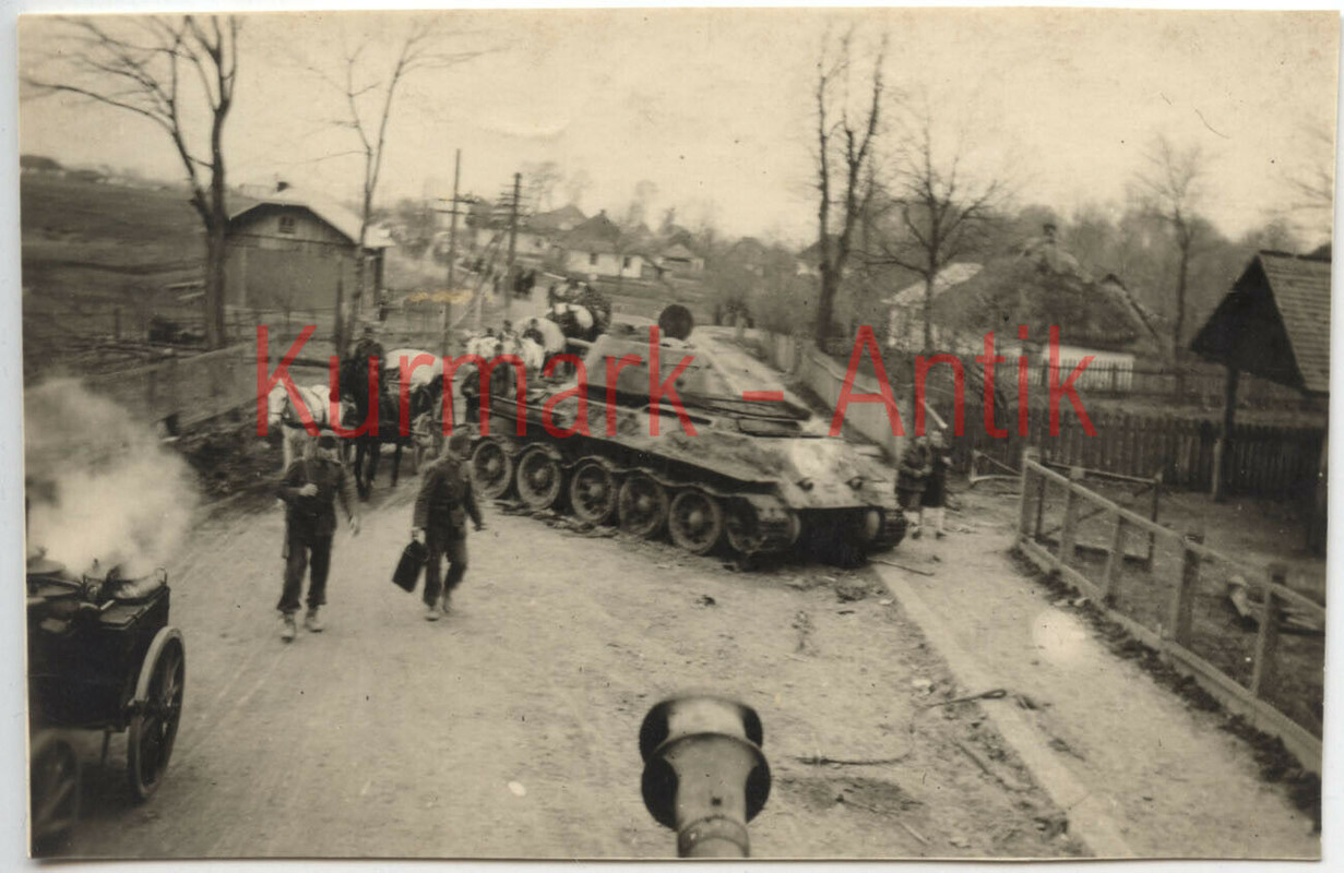 Foto Wehrmacht Panzer Stug Sturmgeschütz Russland Beute T34 selten um 1944