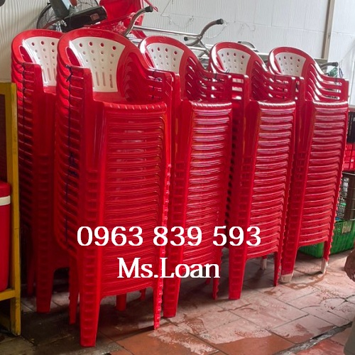 ghe-nhua-banh-2-M-do-1.jpg