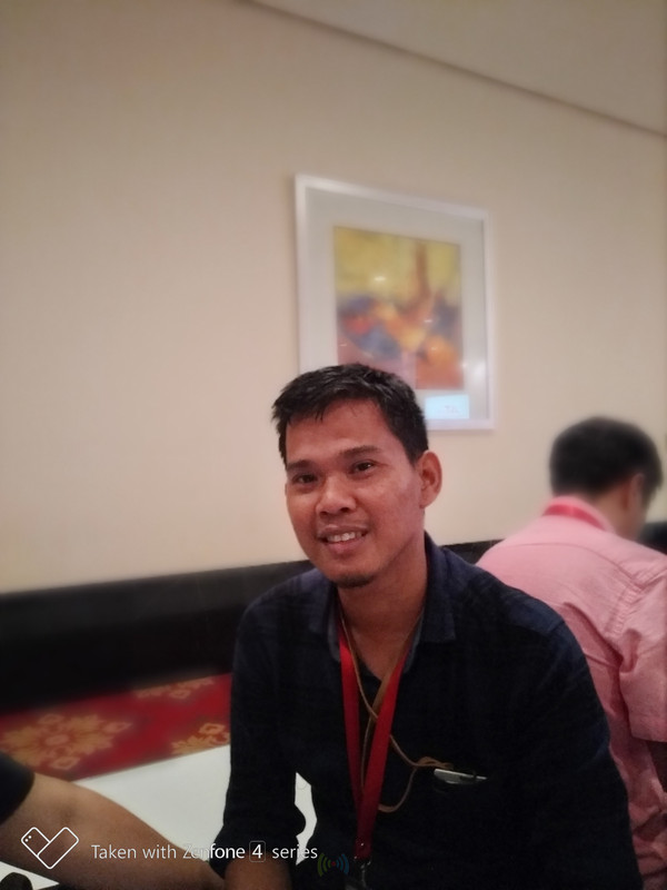 ASUS Zenfone 4 Selfie Pro - Utama 5