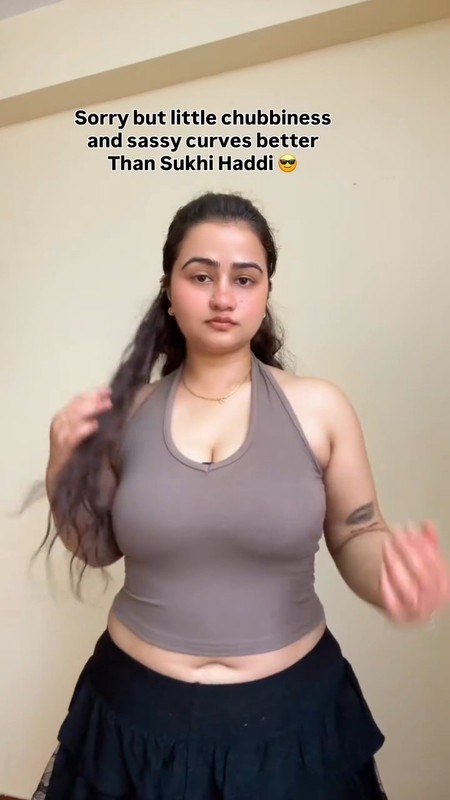 hot delhi girl deep big navel and boobs in grey tshirt mp4 snapshot 00 00 350