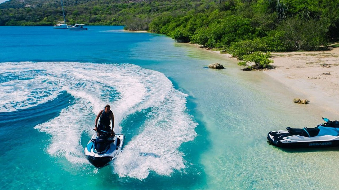 Aktivitas Seru di Pantai Pangumbahan
