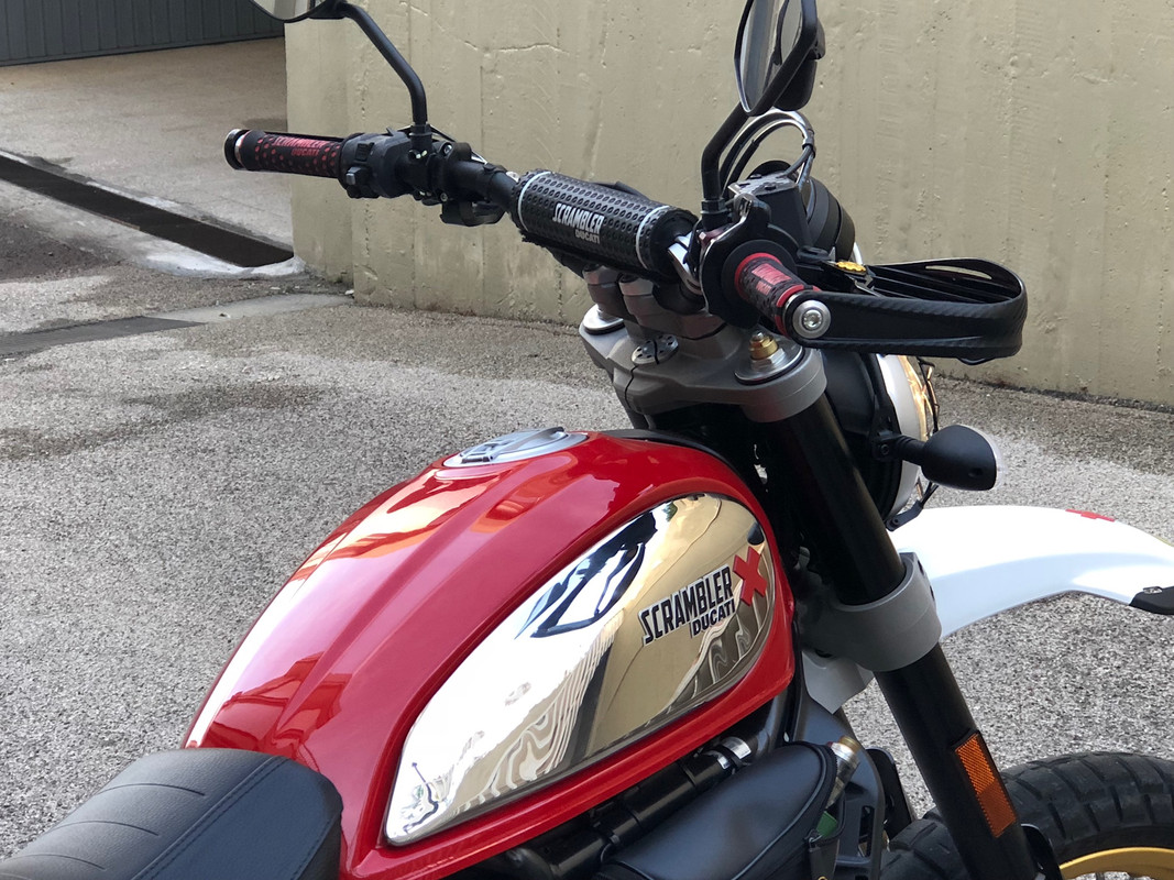 FB918D0B-F3A3-4C37-8BF4-3421C53E99CD