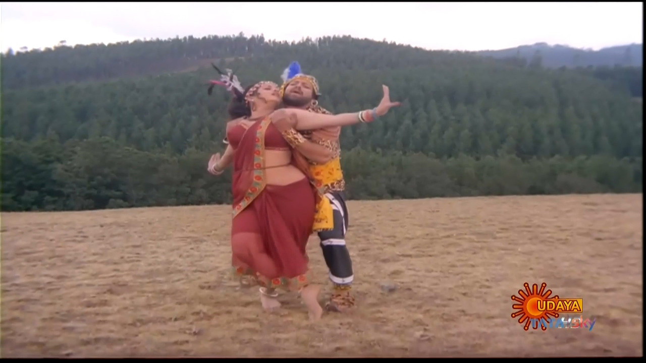 Jayamalini Hot Jungle Song~HDTV.mp4_20201018_181546.403