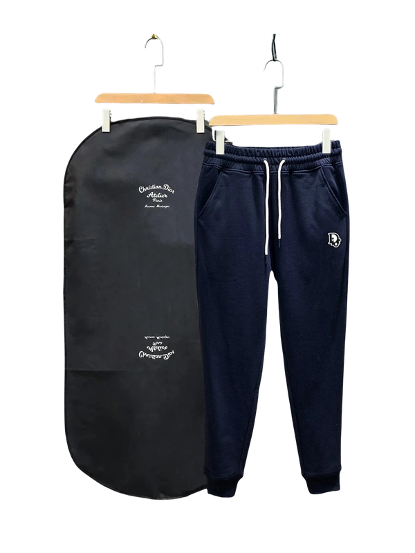 Different Sweats (Dior, CH)