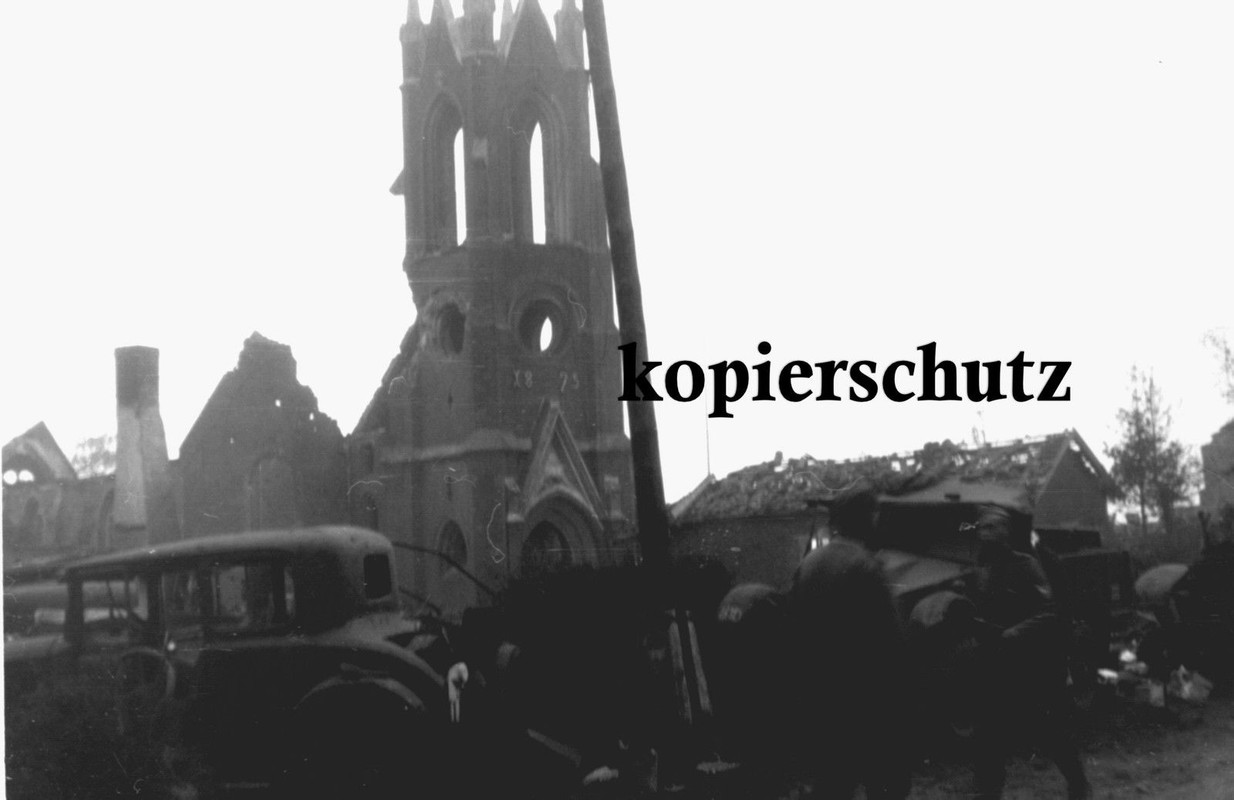 Belgien France Zerstörte Fahrzeuge Ruinen Stadt 