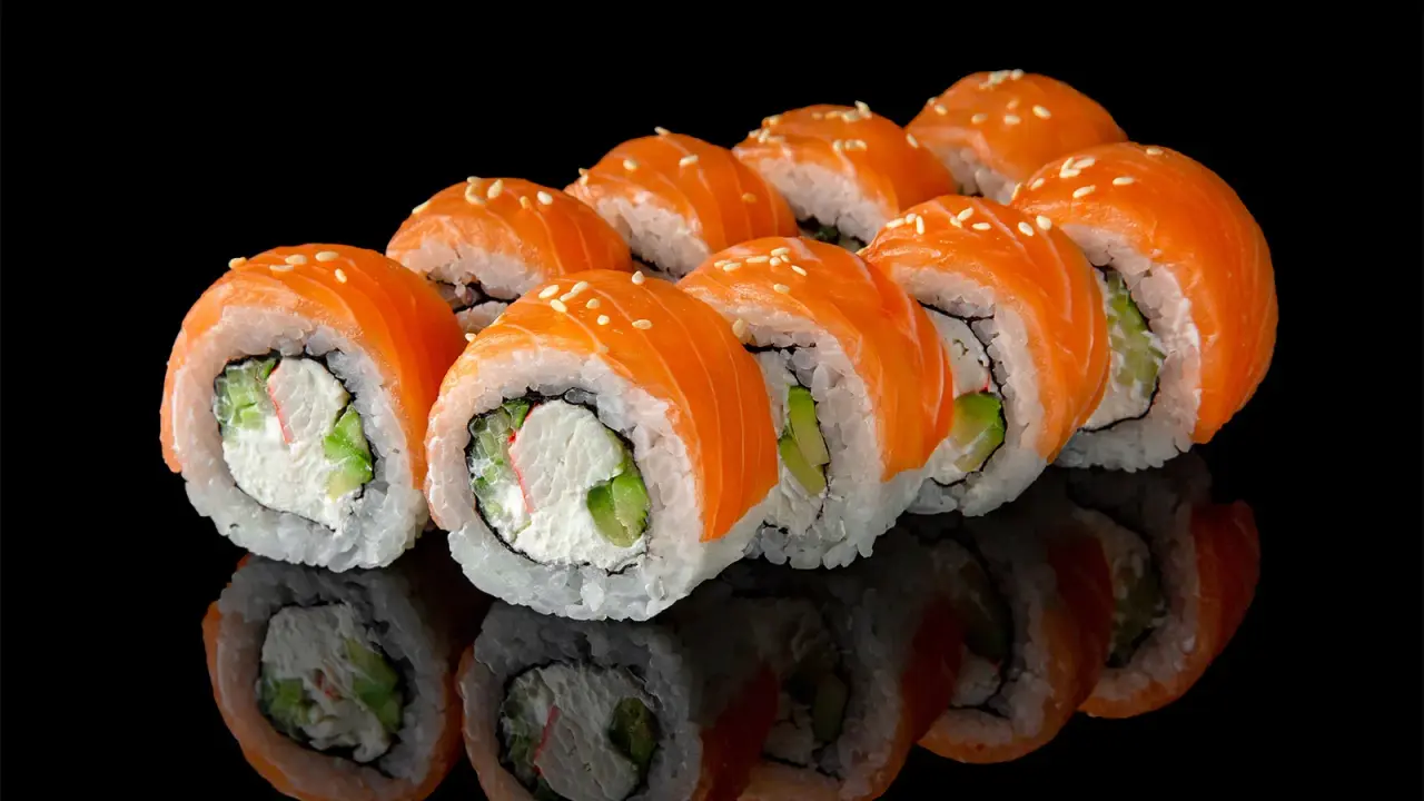 Ролл Филадельфия (лосось, авокадо, сыр Филадельфия) (300г)