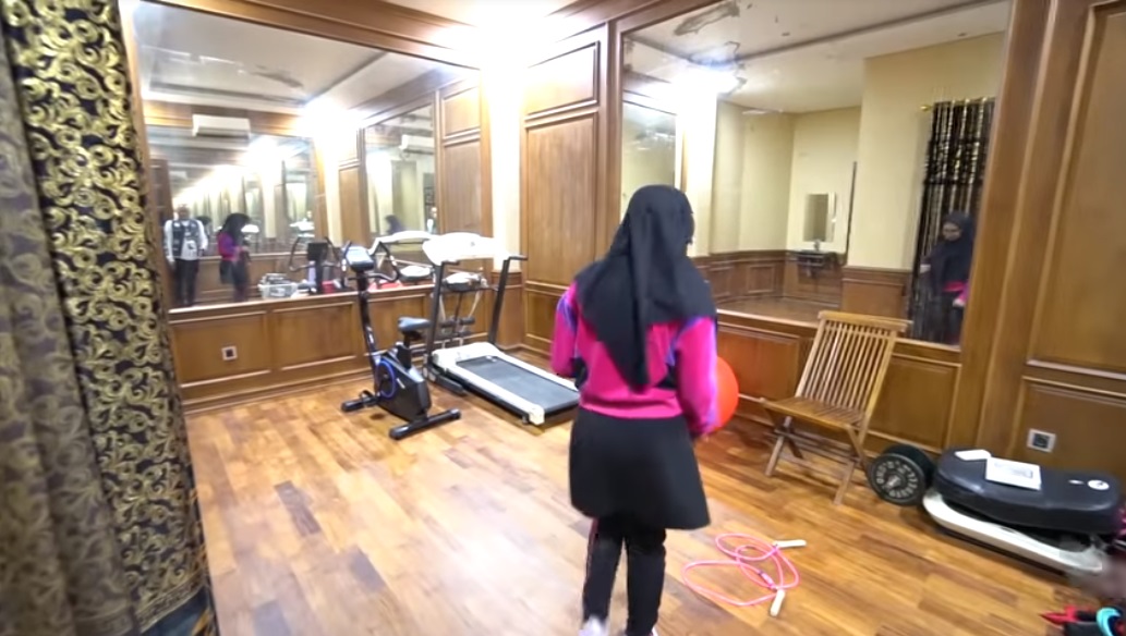 Ruang Gym di rumah Sule