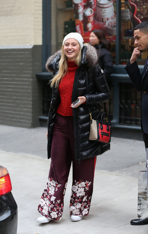 iskra-lawrence-out-and-about-in-new-york-12-10-2016_6