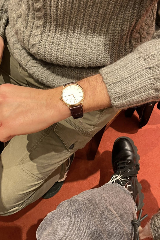 9B01683B-5FF7-41EF-BB94-244F61A8AA6E