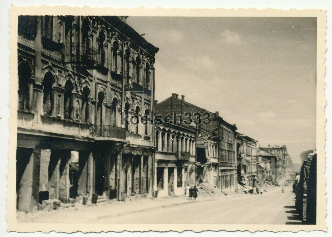Foto ausgebrannte Häuser Ruinen an der Hauptstraße in Minsk Belarus 1941