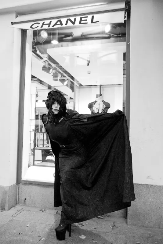 8-28-12-Terry-Richardson-005.webp