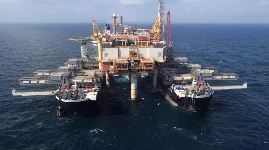 Интересные факты о судне Pioneering Spirit - плавучем кране рекордсмене Интересные факты о судне Pioneering Spirit - плавучем кране рекордсмене