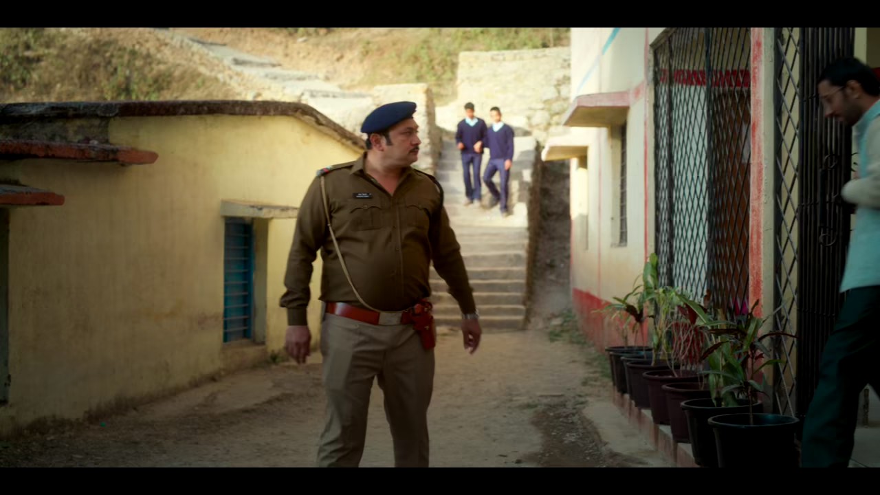 Rautu-ka-Raaz-2024-Hindi-WEB-DL-720p-HEVC-EAC3-6ch-ESub-mkv-0003