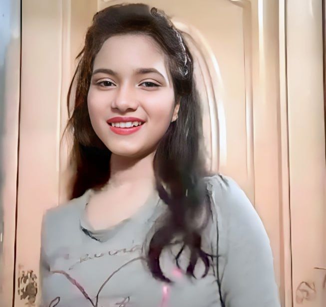 desi girl showing her boob teasing latest