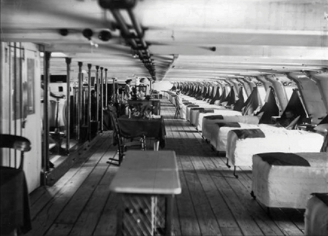 HMS Atlas в качестве плавучего госпиталя Дартфорде, палата для пациентов