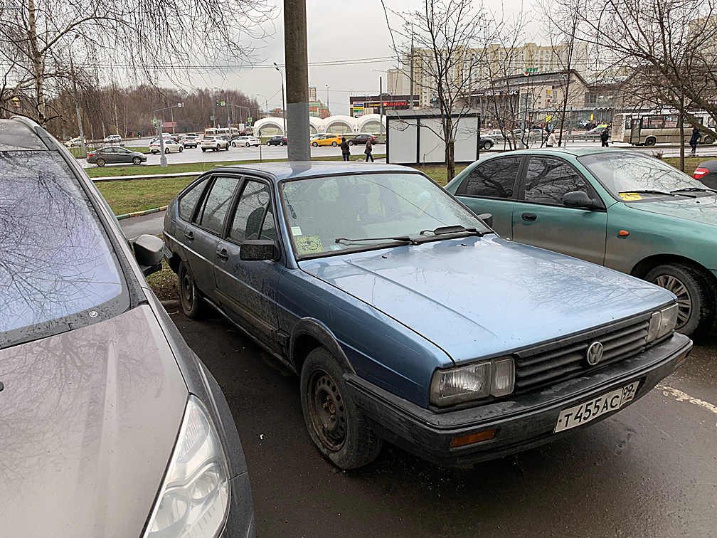 Volkswagen Passat II GT 4door Hatchback 1985-1987 Germany3