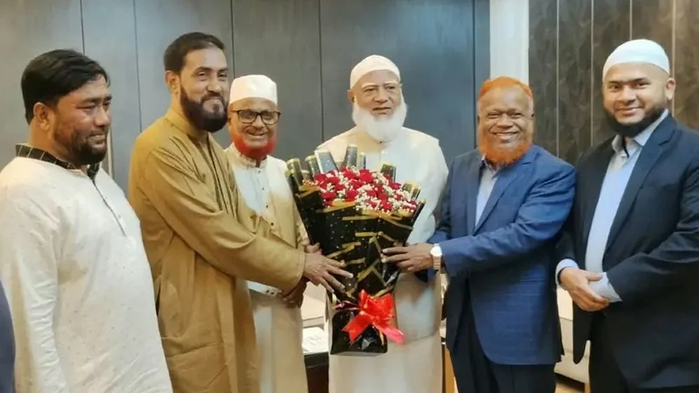 তুরস্ক সফর শেষে ঢাকা পৌঁছেছে বিরোধীদলীয় নেতা