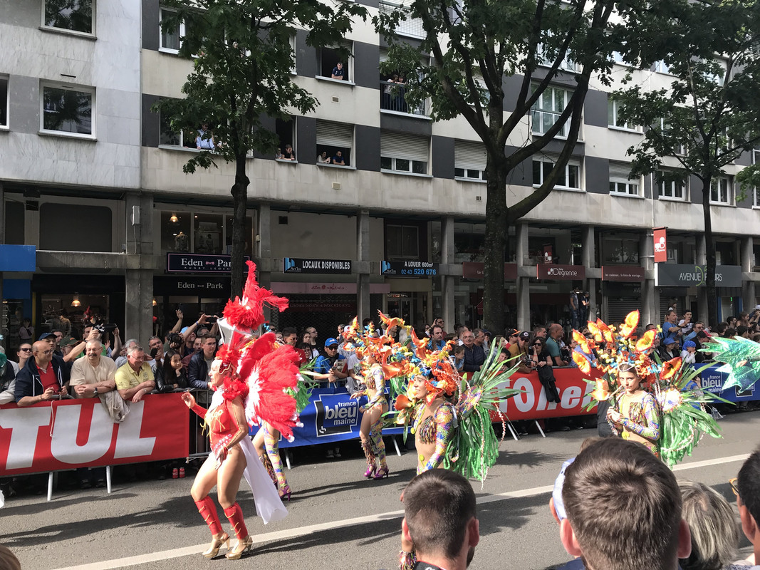 8AE2B5B3-5484-4083-A51A-CD16267D7F19