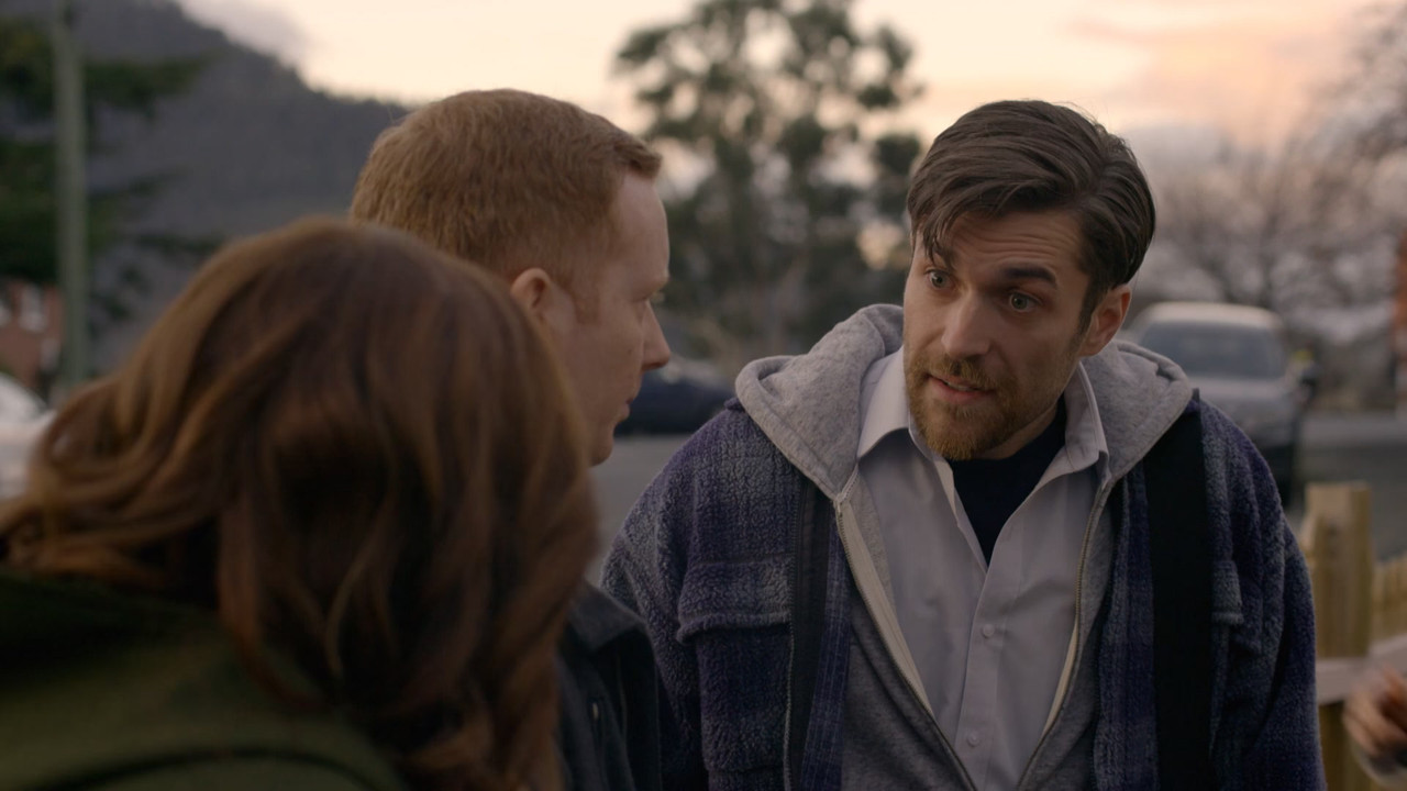 Rosehaven (2016) Season 3 S03 (1080p AMZN WEB-DL x265 HEVC 10bit EAC3 2.0 MONOLITH) [QxR]