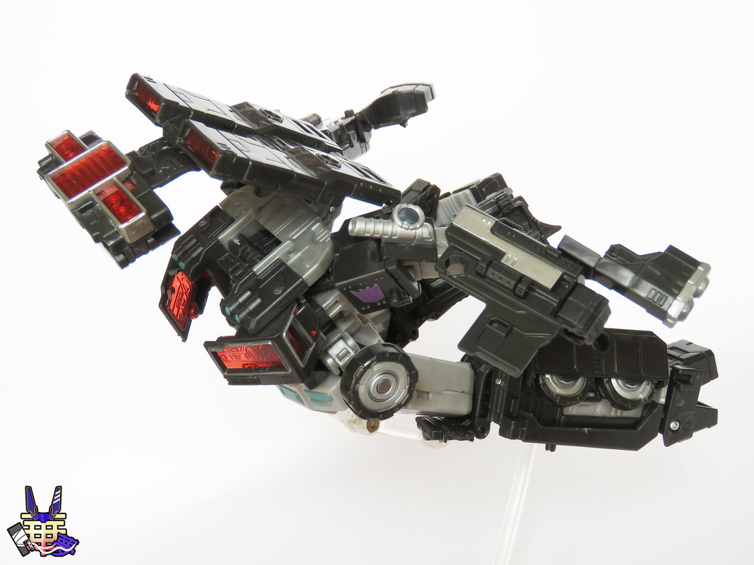 Netflix-War-For-Cybertron-Nemesis-Prime-08