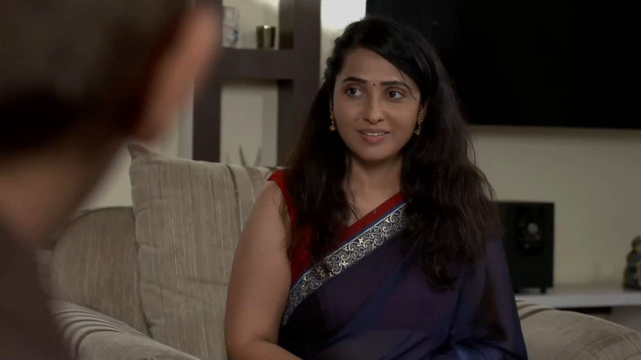 Chubby Nivya Hot in saree from crime patrol.mkv_snapshot_00.00.248