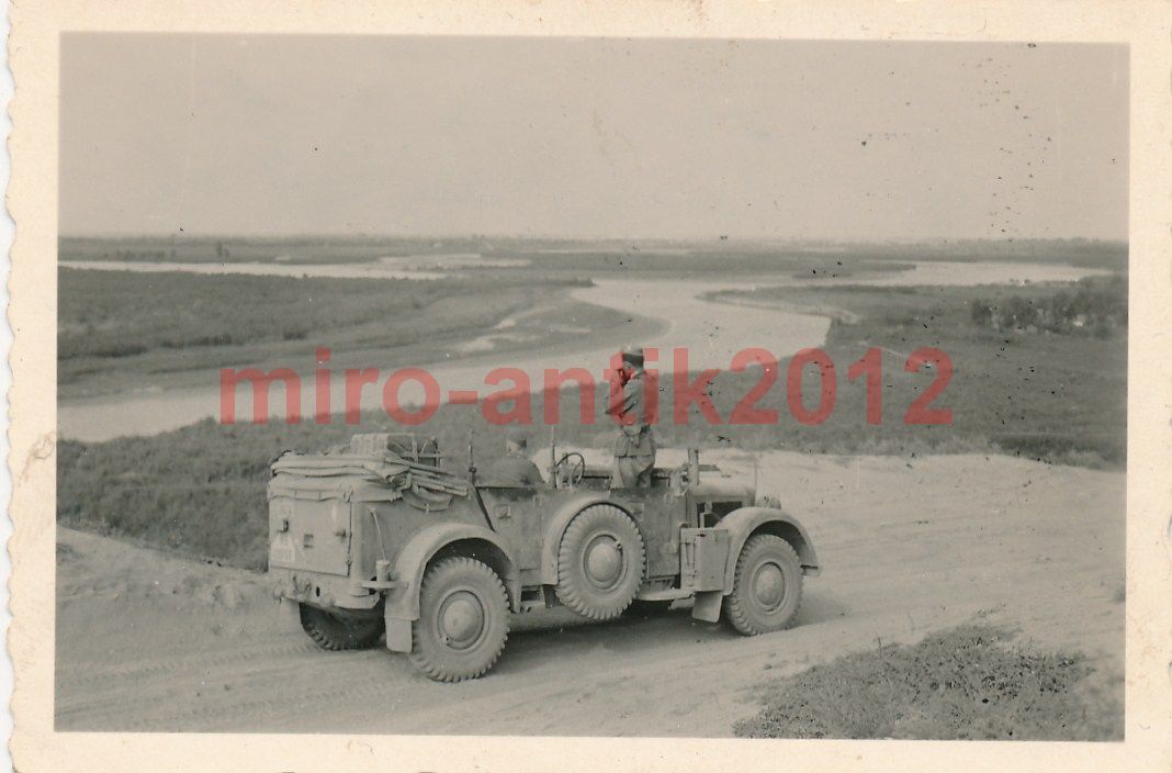 Foto, Wehrmacht, Beobachtung im Kübel von einer 