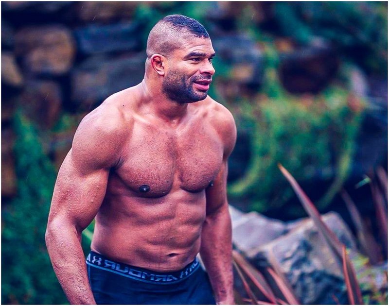 Алистър Овърийм пак се нацепи преди дебюта в GLORY