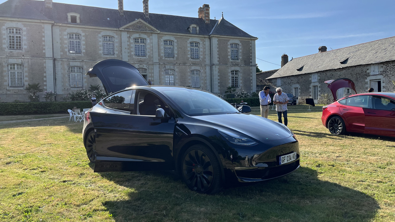 9F88831C-83B6-4C1D-999B-814972BF86E5