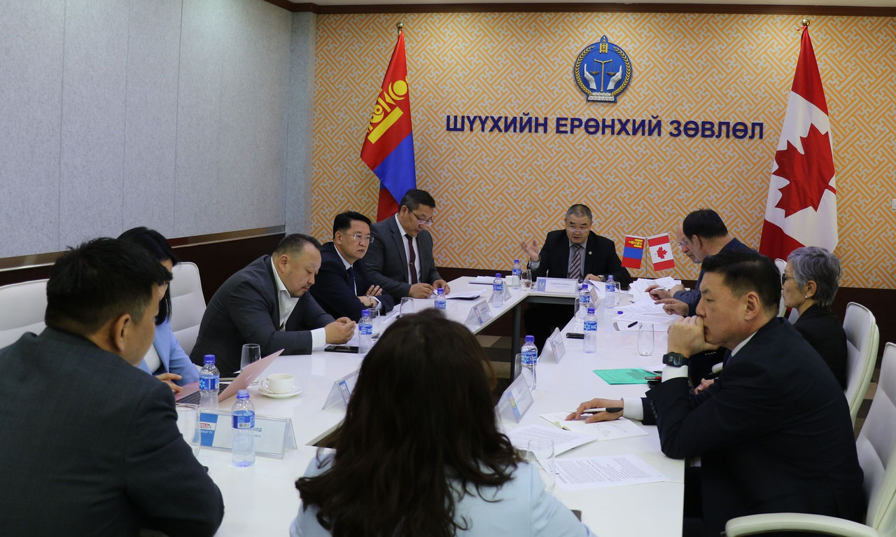 “Жендерийн мэдрэмжтэй, сайжирч хөгжсөн шүүхийн тогтолцооны үр шимийг Монгол Улсын иргэд хүртэх нь” төслийг үргэлжлүүлэх ажлын хэсэг хуралдлаа