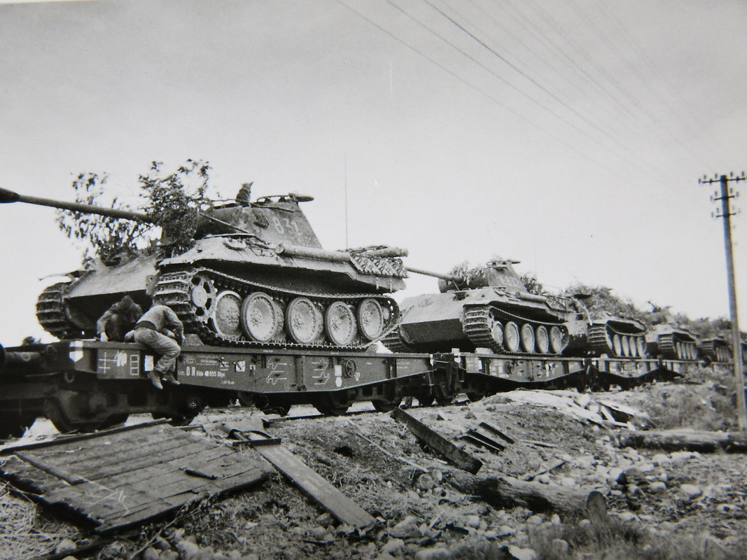 WKII Foto Wehrmacht PanzerV Panther auf Güterzug