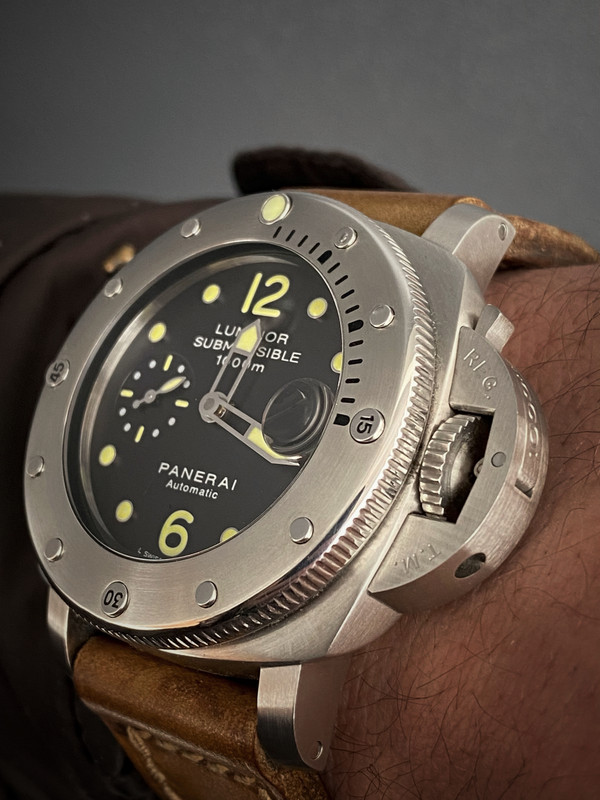 5CC7D2B1-AE75-4A5A-8865-D4AD1CA0C79B