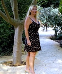 me-dress-spain-miniature-pic.jpg