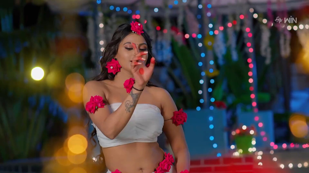 Sexy Telugu serial actress close navel and boobs show in sexy costume from a serial mp4 snapshot 06