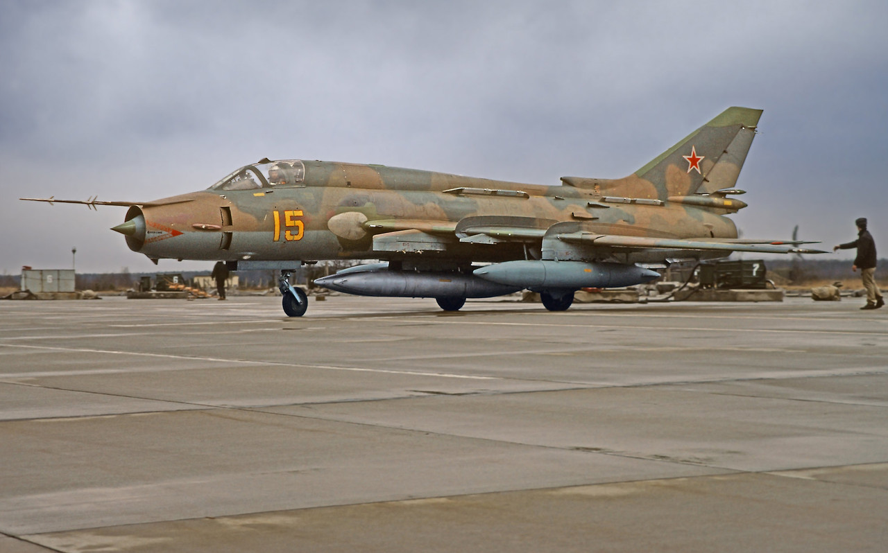 20 GvAPIB Su-17M4 15 yellow_10401 (3)