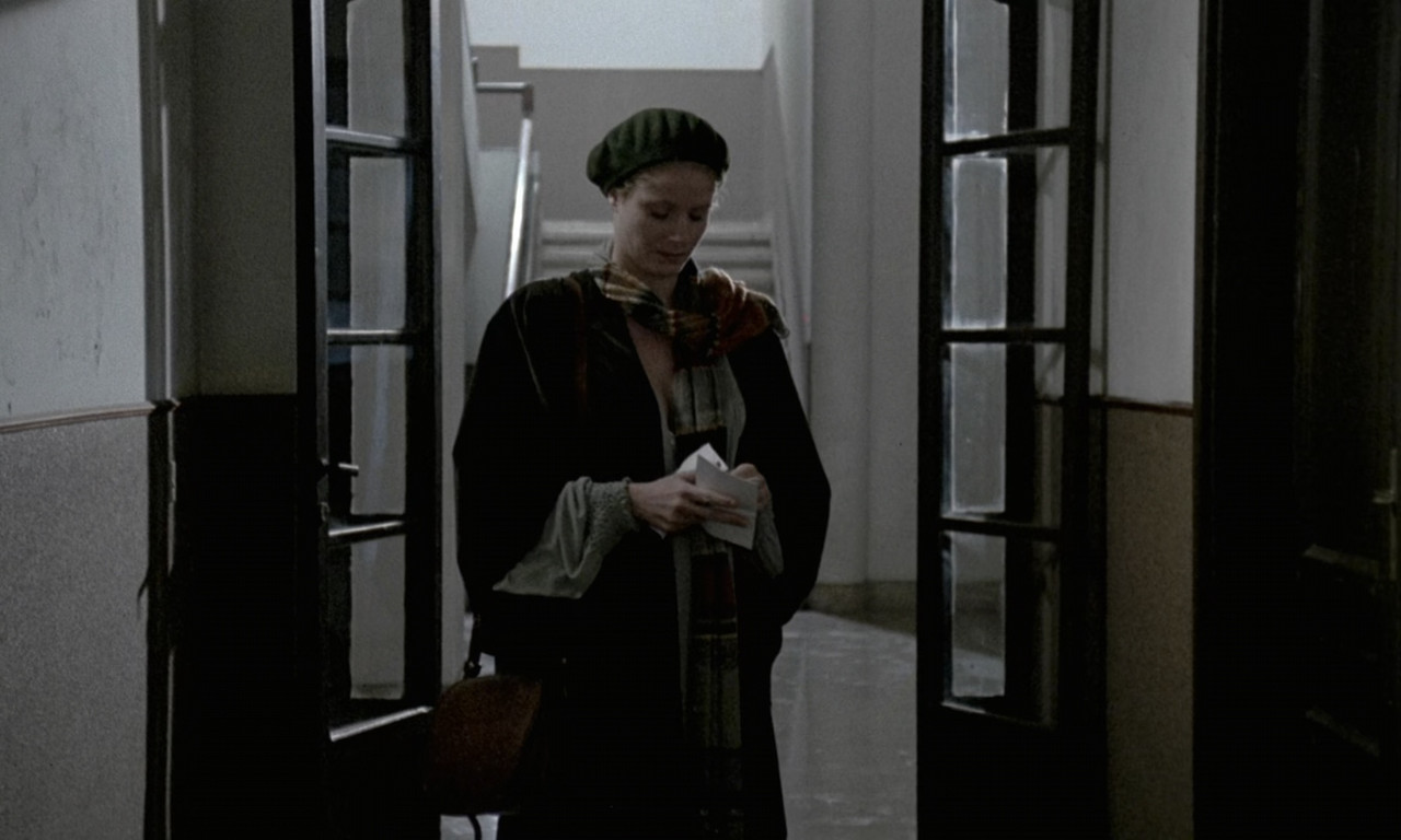 Nostalgia (1983).mkv_snapshot_01.14.27_[2018.03.24_13.16.15]