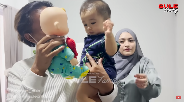 Momen Sule bertemu Adzam ditemani Nathalie Holscher