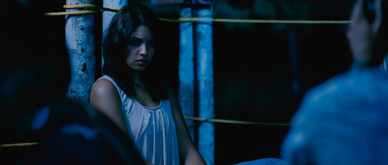 Mayakkam Enna (2011) Tamil - UnTouched True HD 1080p AVC x264 - 6.8GB.00_01_48_24.Still080