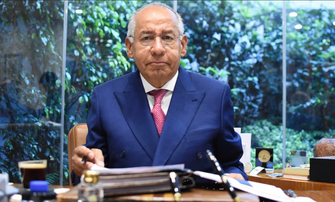 Ex procurador de la CDMX acusa a la SHCP de operaciones irregulares