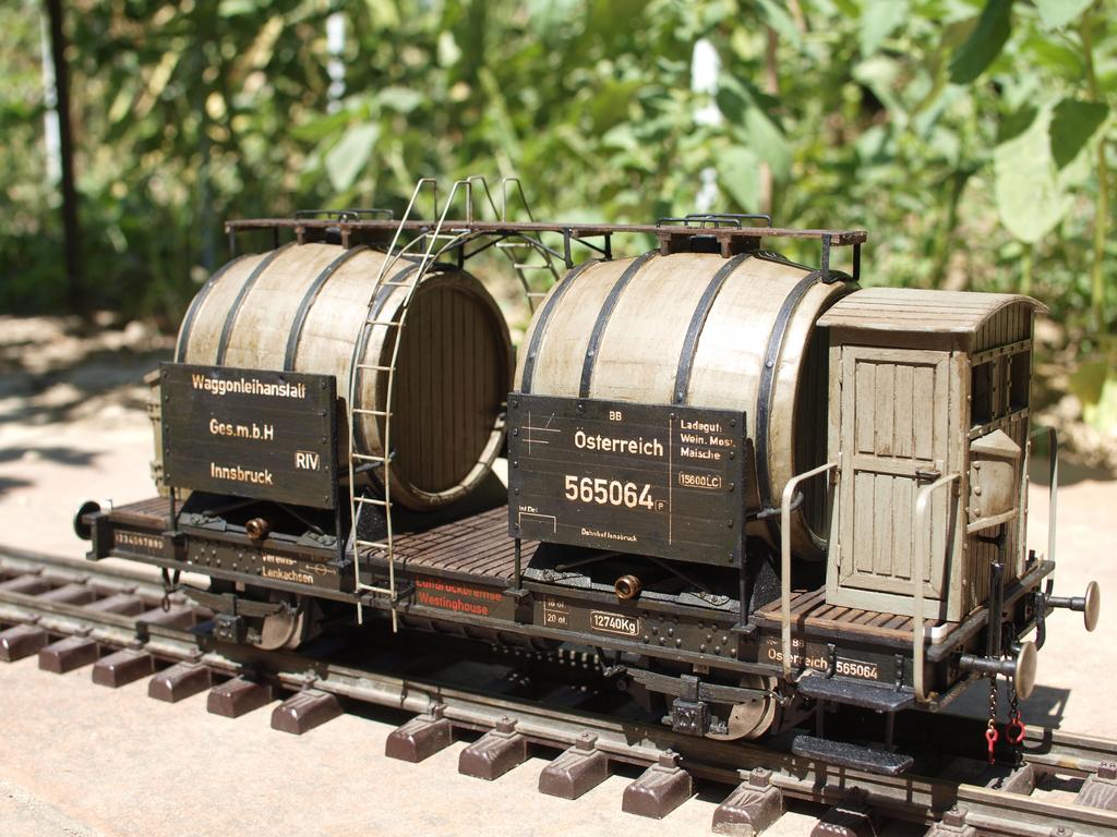 1/32 wagon de transport de vin 1010860