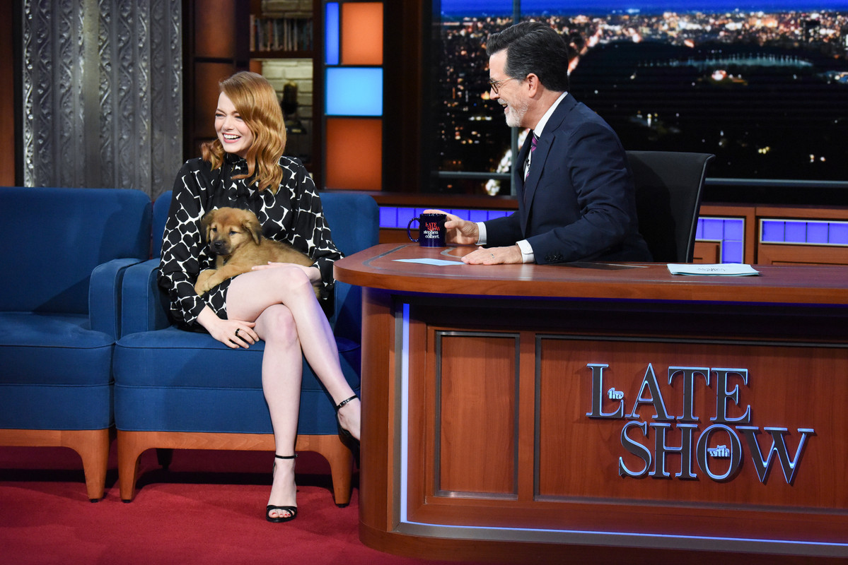 emma-stone-the-late-show-with-stephen-colbert-september-24th-201