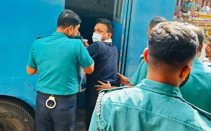 আত্মসমর্পণ করতে গিয়ে কারাগারে বহিষ্কৃত স্বেচ্ছাসেবক দল নেতা ‘বগা’