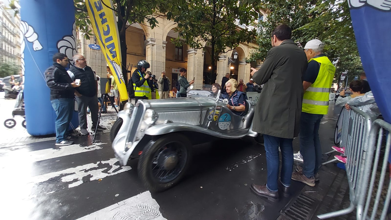 F8128E2D-00A0-4891-913A-14D03ACF8697