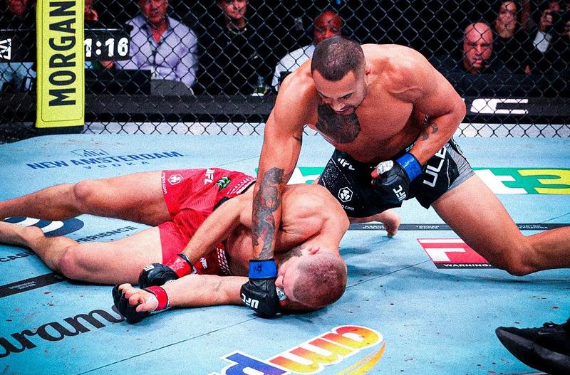 Карлос Улберг нокаутира Иржи Прохазка в първия рунд 