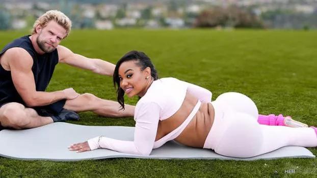 LoveHerButt – Tia Maria – Mind-blowing Workout