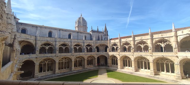 Escapada a Lisboa - Blogs de Portugal - Museo Jerónimos, Descubridores, Torre de Belem, iglesias y atardecederes (6)
