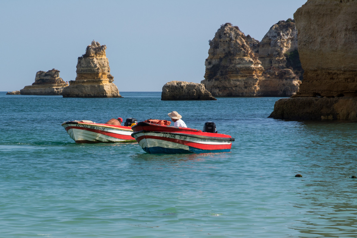 red-boats-sea.jpg