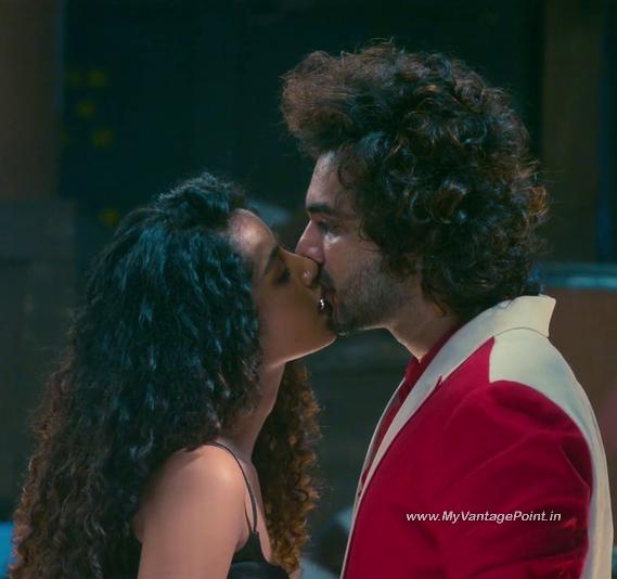 79-Anupama-Parameswaran-as-Lilly-Joseph-in-the-movie-Tillu-Square-2024