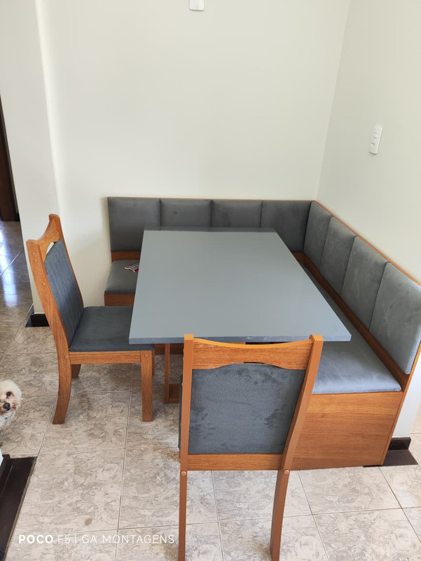 Montagem de mesa de jantar realizada pela GA Montagens