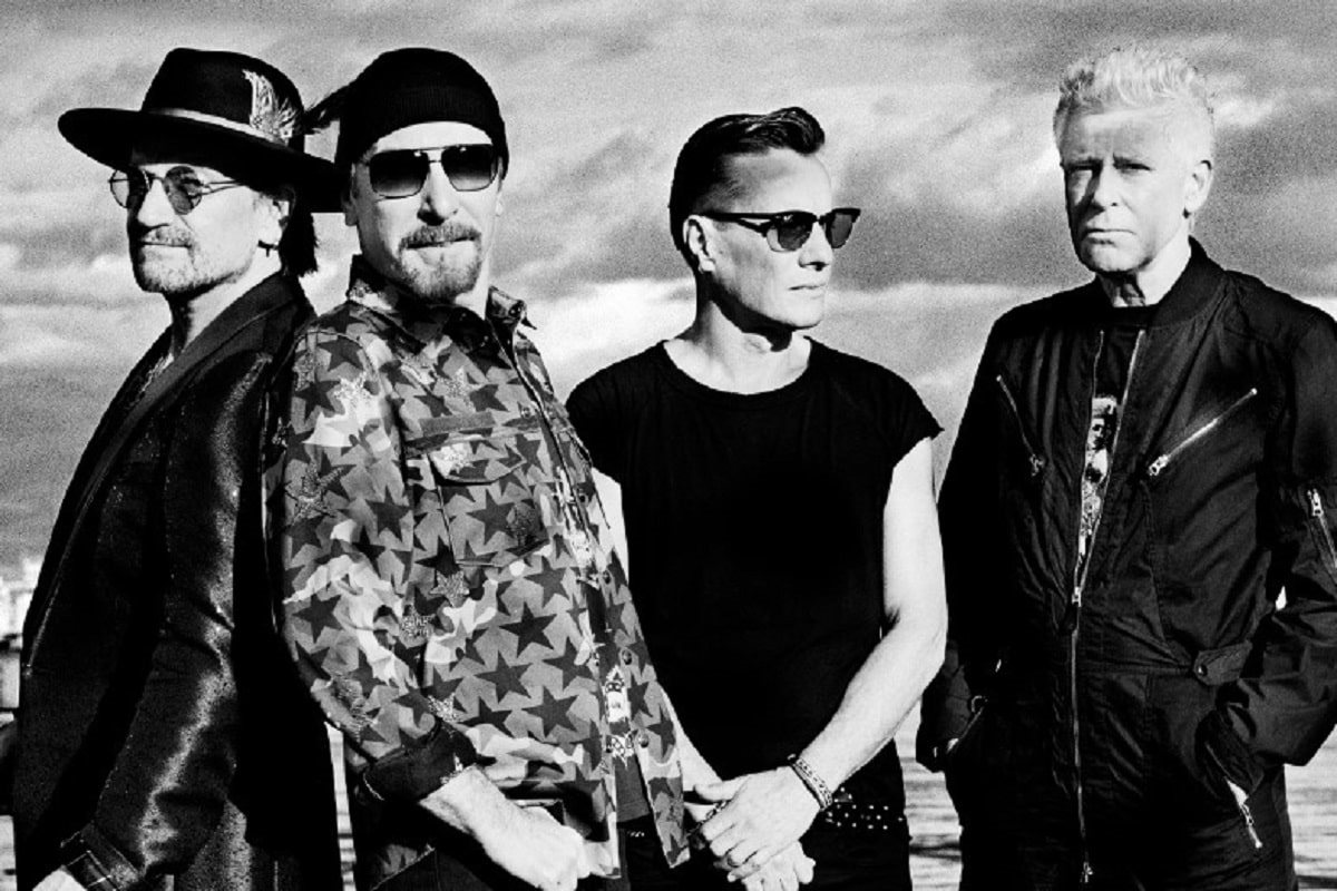 Cantante Bono con la sua Band, gli U2