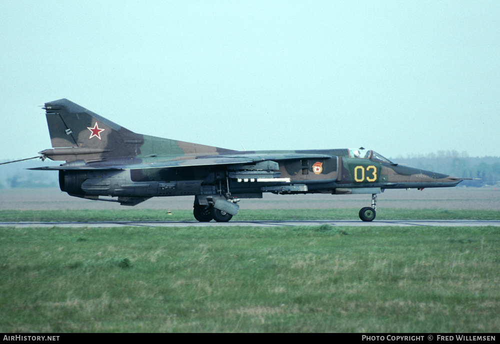 19 GvAPIB Mig-27D Yellow 03_61912560255_29.04.91